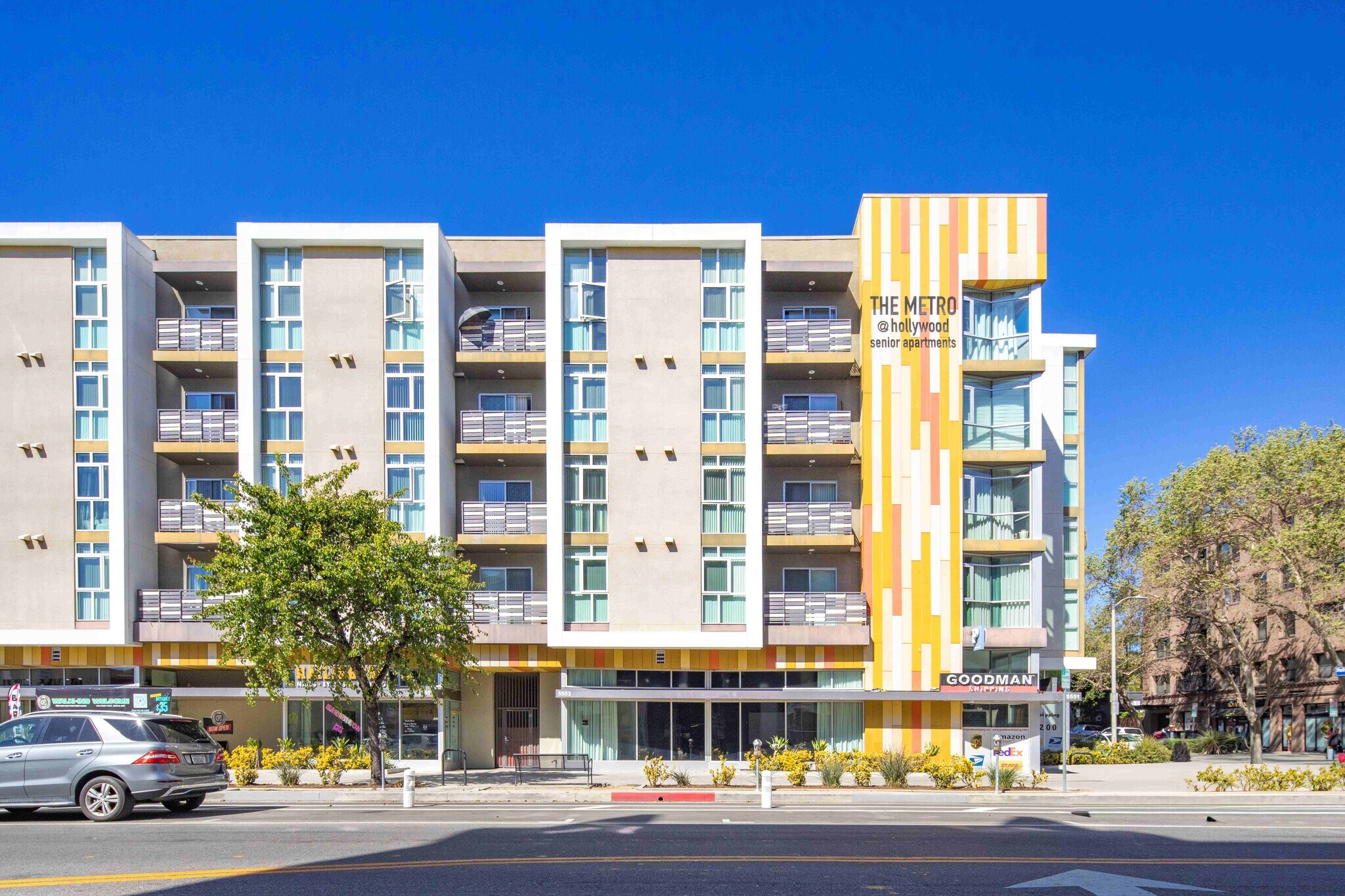 5555-5557 Hollywood Blvd, Los Angeles, CA for lease Building Photo- Image 1 of 9