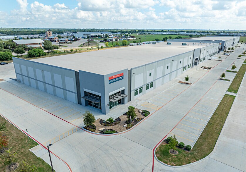 438 S Callaghan Rd, San Antonio, TX à louer - Photo du bâtiment - Image 2 de 9