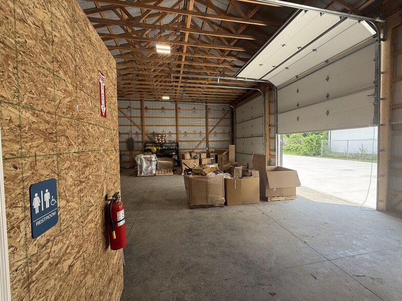517 E Hawthorne St, Fort Wayne, IN à louer - Photo intérieure - Image 3 de 10
