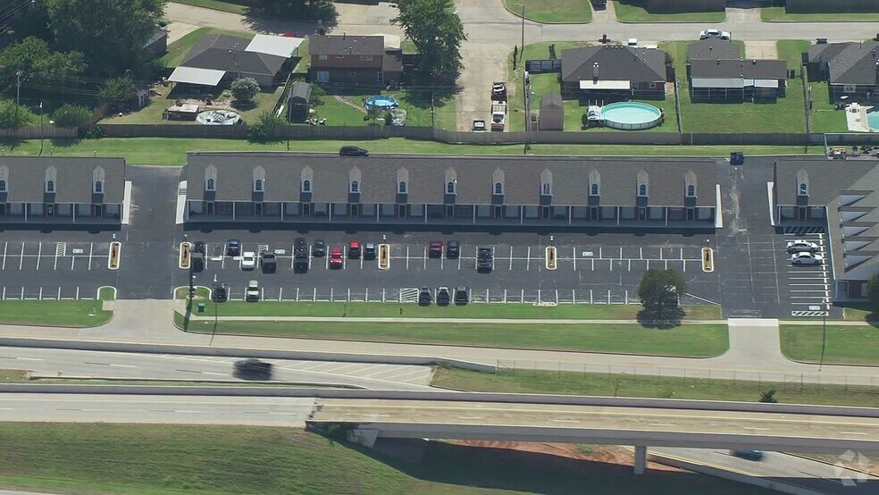 1917-1965 N Moore Ave, Moore, OK for sale - Aerial Video - Image 2 of 4