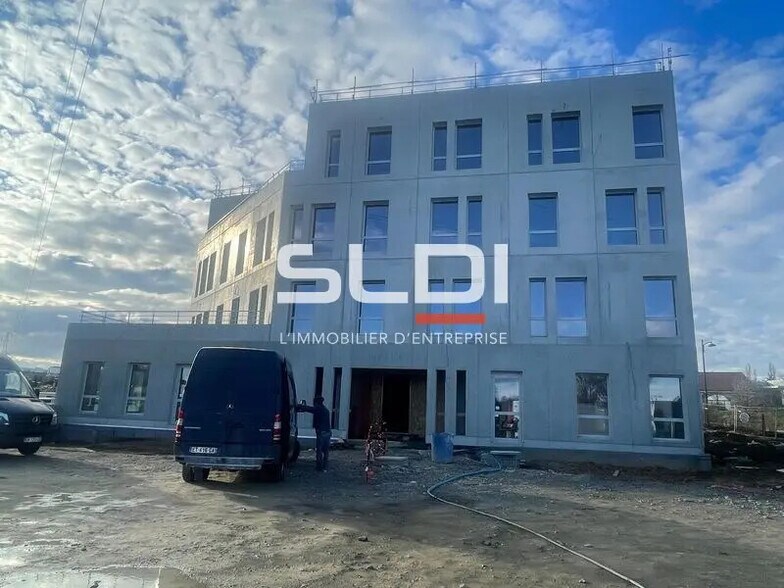Bureau dans Gleizé à louer - Photo du bâtiment - Image 3 de 9