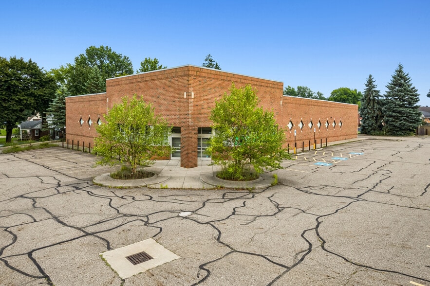 4342 Cleveland Ave NW, Canton, OH for lease - Building Photo - Image 2 of 4