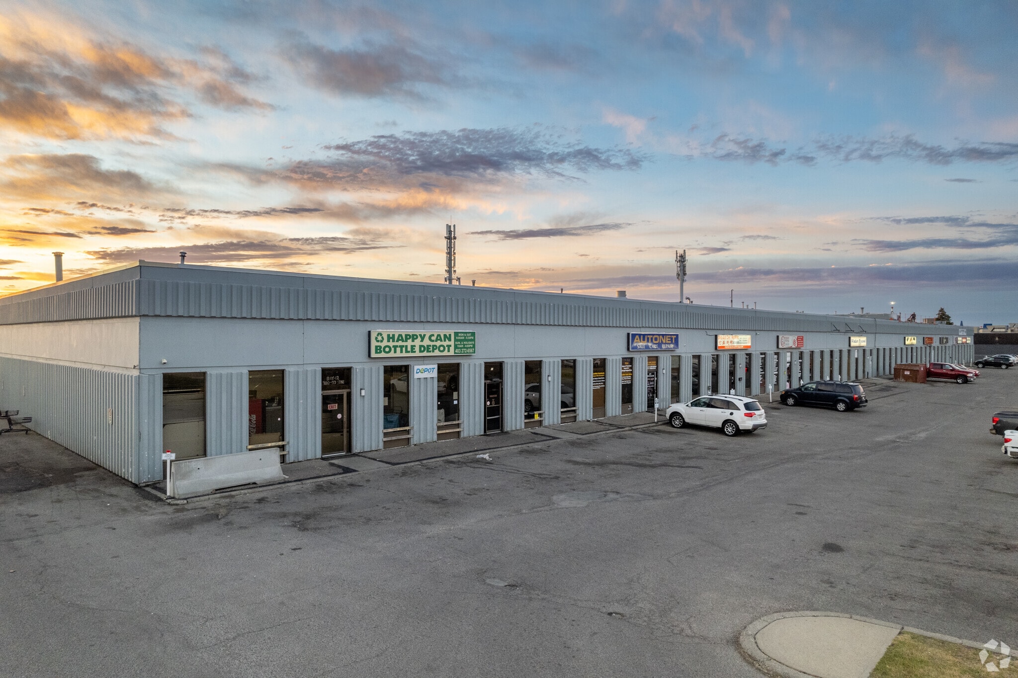 700 33rd St NE, Calgary, AB for lease Primary Photo- Image 1 of 5