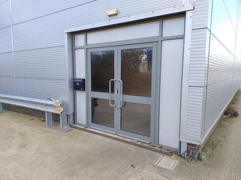 Bilton Rd, Hitchin à vendre - Photo du bâtiment - Image 2 de 4