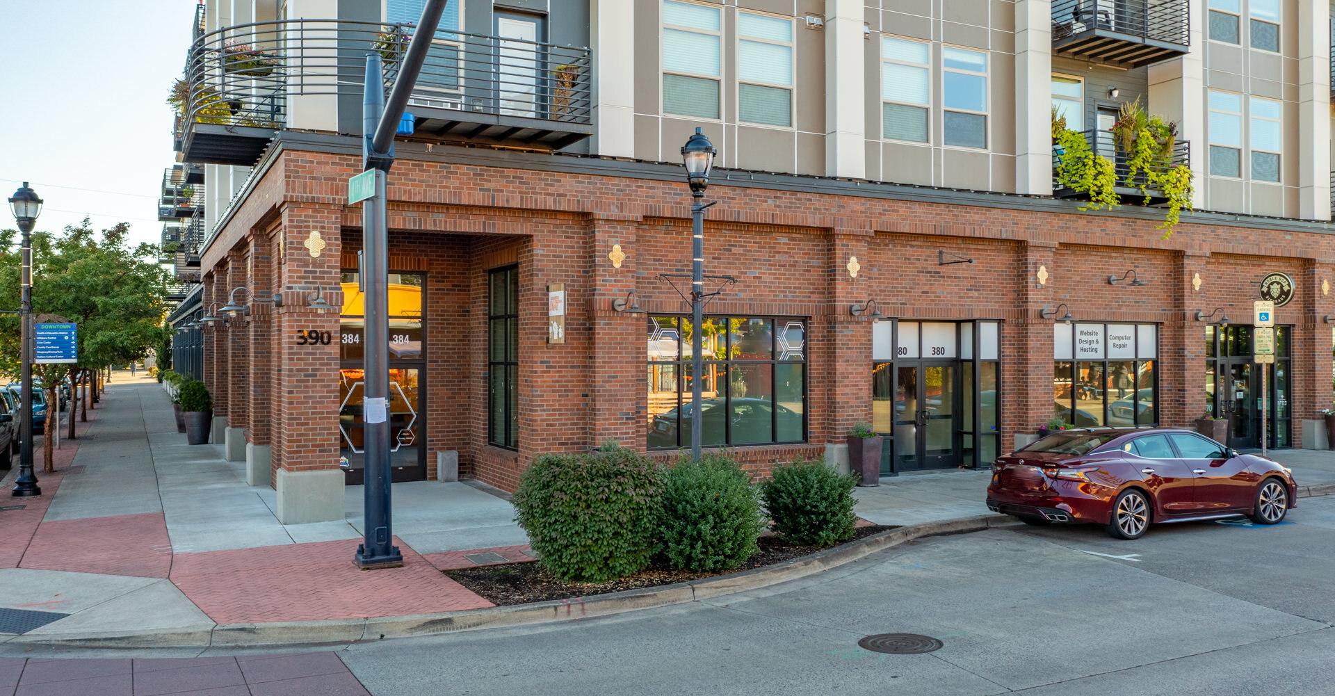 370 E Main St, Hillsboro, OR for lease Building Photo- Image 1 of 7