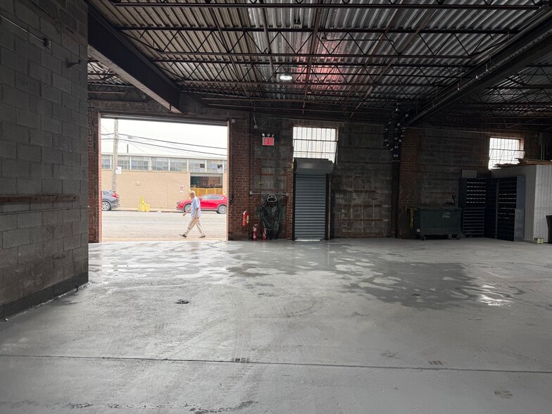 1401 Commerce Ave, Bronx, NY for lease - Building Photo - Image 3 of 7