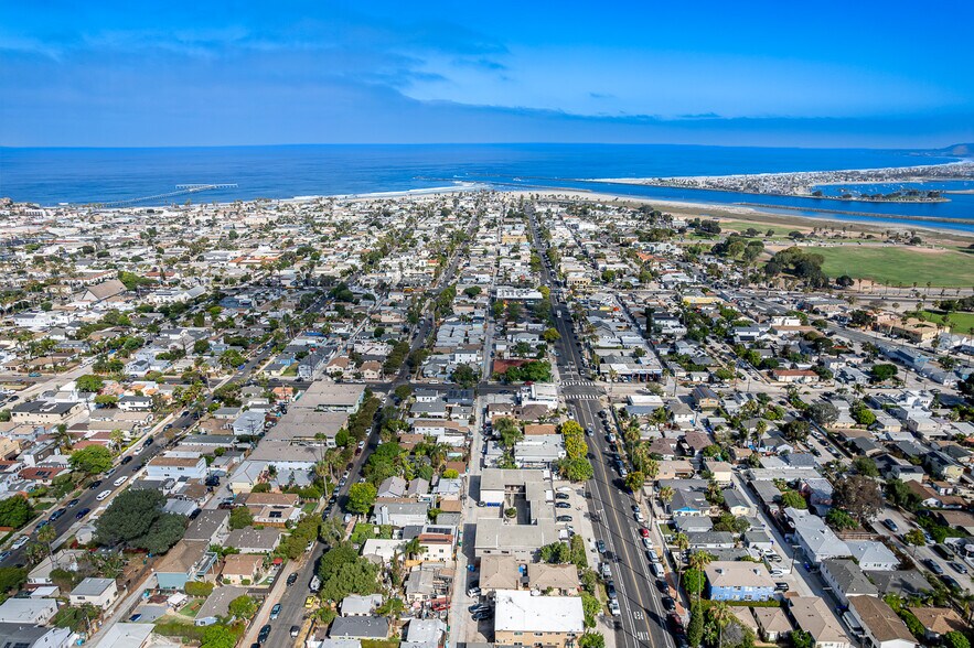 4649 Voltaire St, San Diego, CA à vendre - Photo du bâtiment - Image 2 de 10