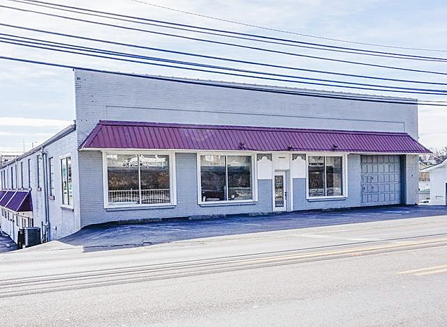 498 E Main St, Abingdon, VA for lease - Primary Photo - Image 1 of 12