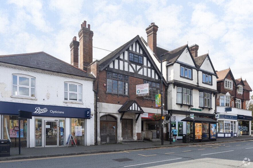 19 Station Ave, Caterham à louer - Photo du bâtiment - Image 2 de 2