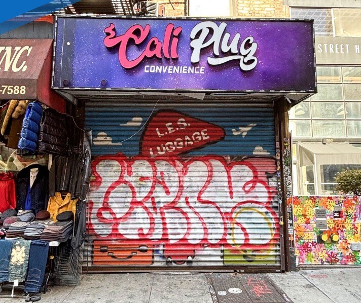 161 Orchard St, New York, NY à vendre Photo du bâtiment- Image 1 de 1