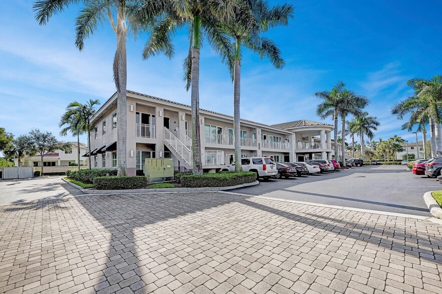 5220 S University Dr, Davie, FL à louer - Photo du bâtiment - Image 3 de 12