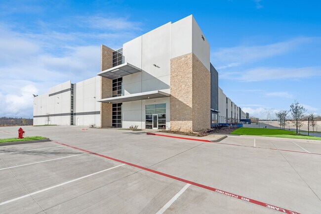 More details for 2400 W Hunter Ferrell Rd, Grand Prairie, TX - Industrial for Lease