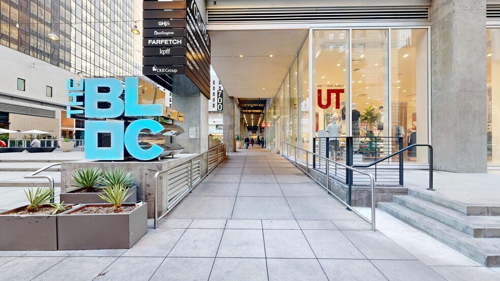 750 W 7th St, Los Angeles, CA à louer - Photo du bâtiment - Image 3 de 9