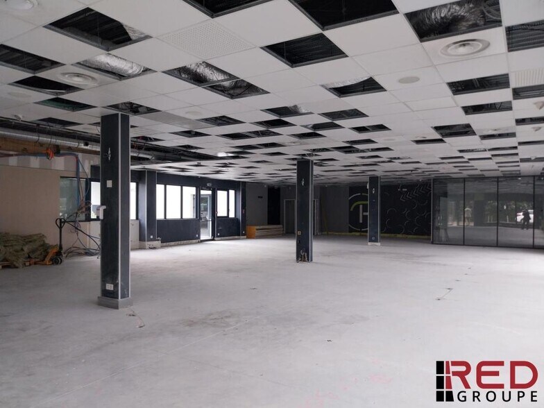 Chemin Des Jallassières, Eguilles for lease - Interior Photo - Image 2 of 5