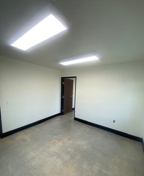 8030 Freestone Ave, Santa Fe Springs, CA à louer - Photo du bâtiment - Image 2 de 10