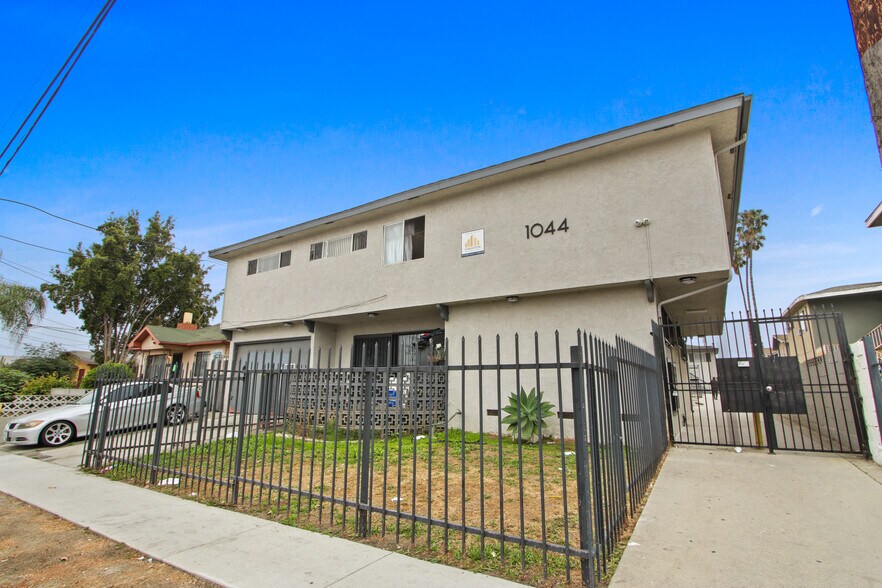 1044 W 110th St, Los Angeles, CA à vendre - Photo du bâtiment - Image 3 de 8