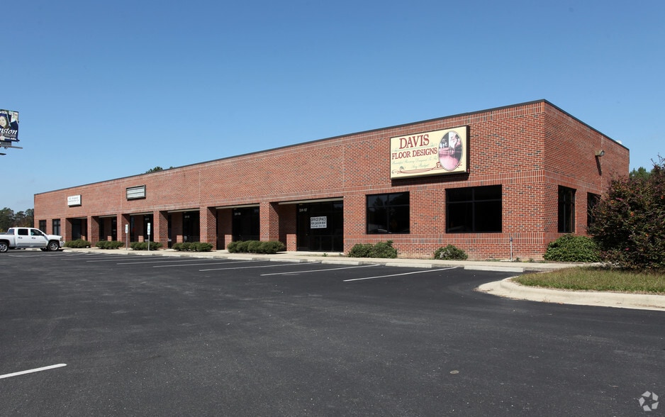 3241 US Highway 70 E, Smithfield, NC for lease - Building Photo - Image 3 of 8