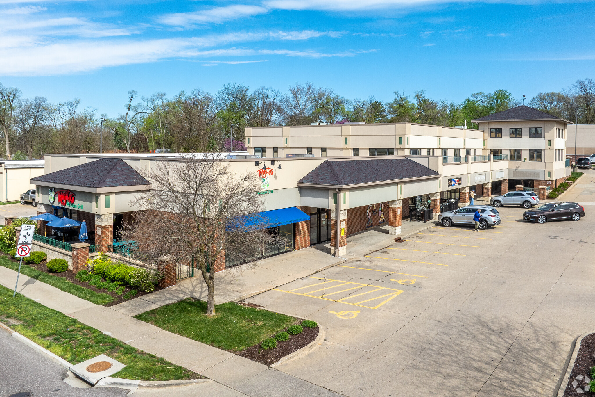 6611 University Ave, Windsor Heights, IA for lease Building Photo- Image 1 of 9