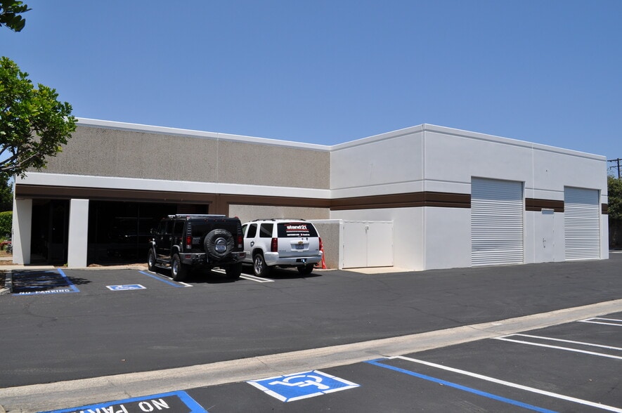 17882 Georgetown Ln, Huntington Beach, CA for lease - Building Photo - Image 1 of 1
