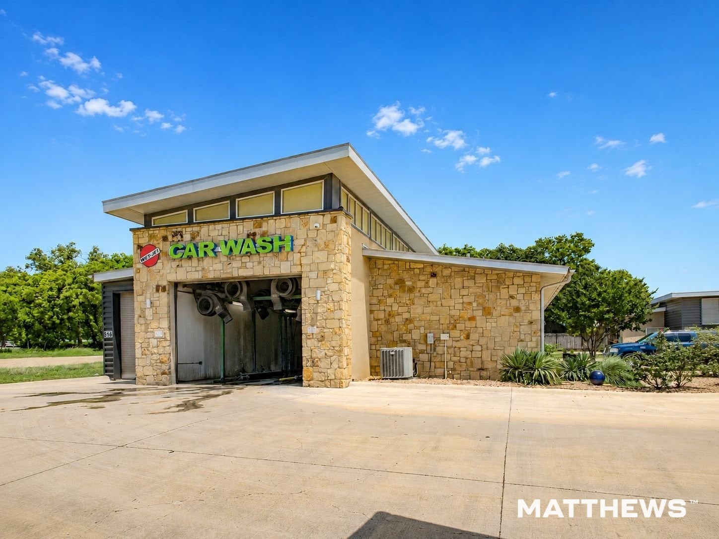 516 Friendship Ln, Fredericksburg, TX à vendre Photo du bâtiment- Image 1 de 5