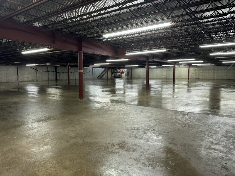 10915 W Kellogg St, Wichita, KS à louer - Photo du bâtiment - Image 2 de 9