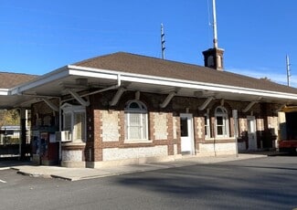 Plus de détails pour Railroad Plz, Southampton, NY - Commerce de détail à louer