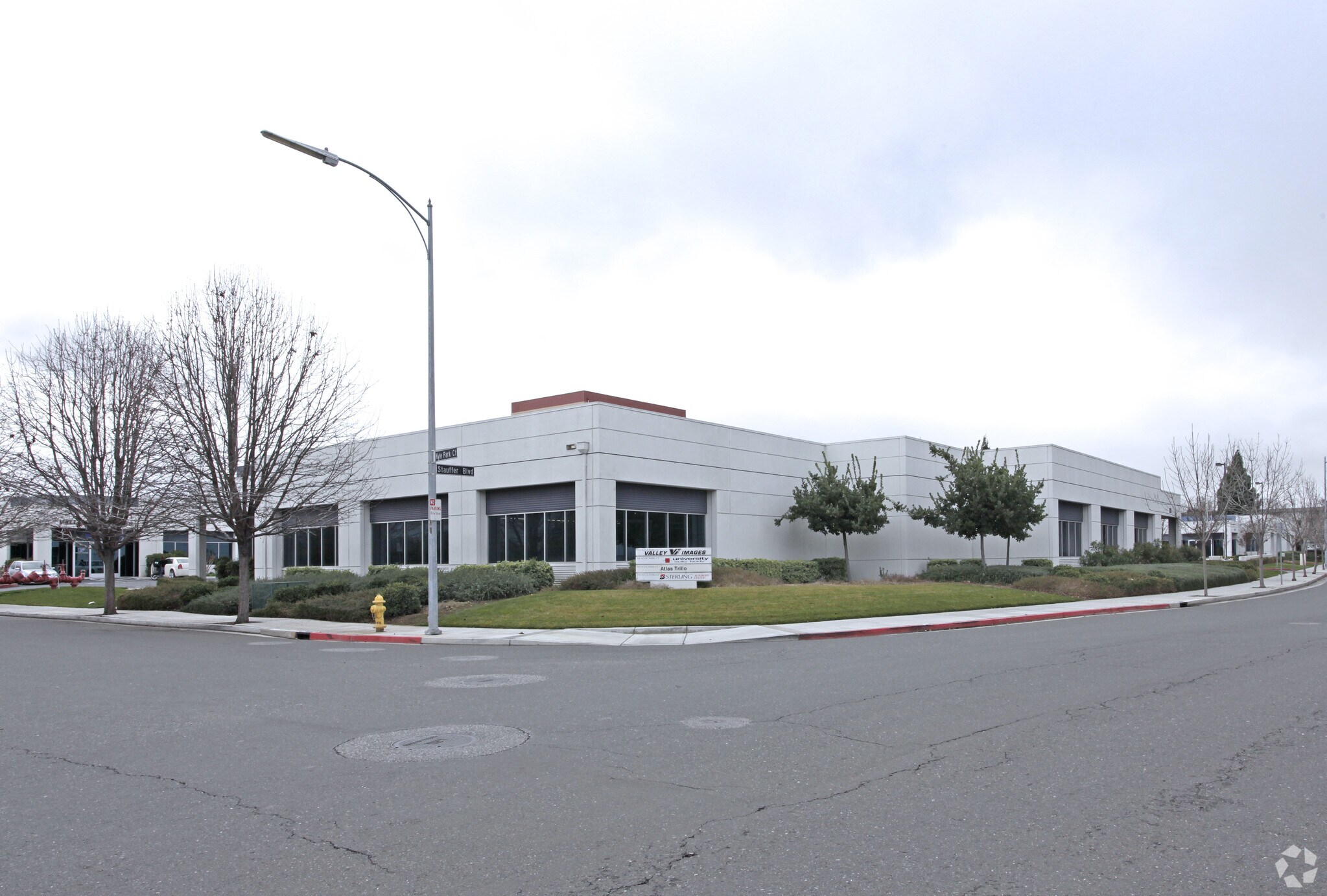 188 Stauffer Blvd, San Jose, CA à louer Photo principale- Image 1 de 3