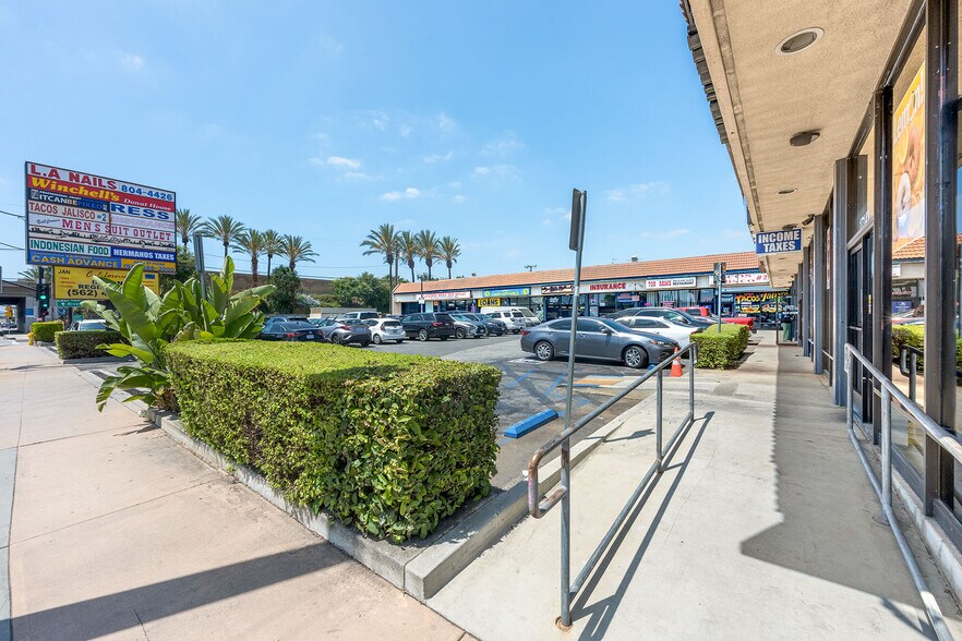 17143 Bellflower Blvd, Bellflower, CA à louer - Photo du bâtiment - Image 2 de 7