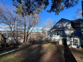 Plus de détails pour 230-240 SE Spring St, Pullman, WA - Multi-résidentiel à vendre