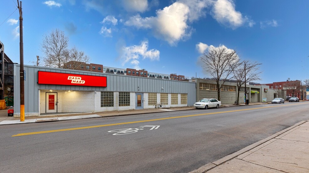 Strip District - Redev/Invest/Occupy portefeuille de 4 propriétés à vendre sur LoopNet.ca - Photo du bâtiment - Image 3 de 6