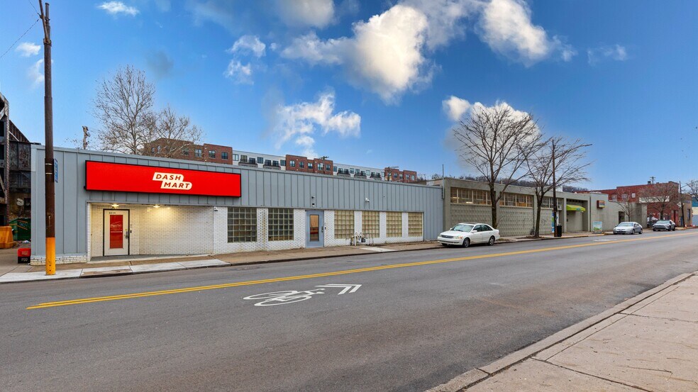 Strip District - Redev/Invest/Occupy portefeuille de 4 propriétés à vendre sur LoopNet.ca - Photo du bâtiment - Image 3 de 6