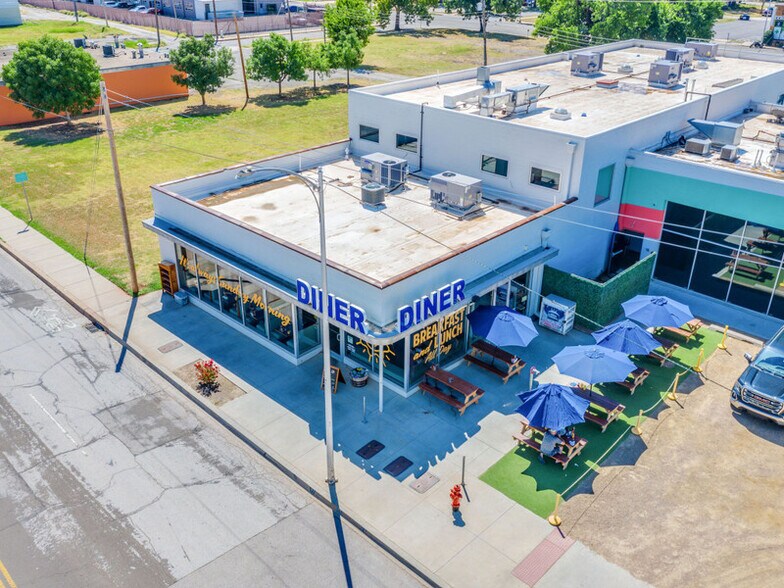 916 NW 6th St, Oklahoma City, OK à vendre - Photo du bâtiment - Image 3 de 36