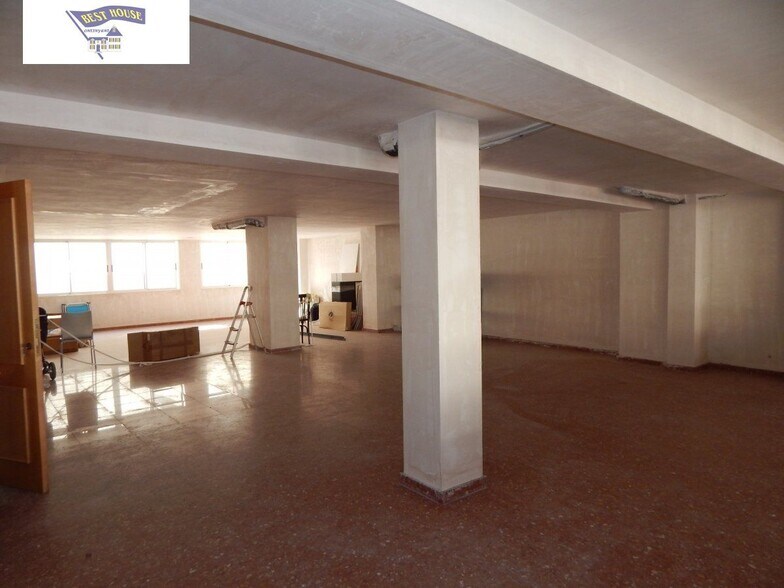 Commerce de détail dans Ontinyent, Valencia à louer - Photo du bâtiment - Image 1 de 4