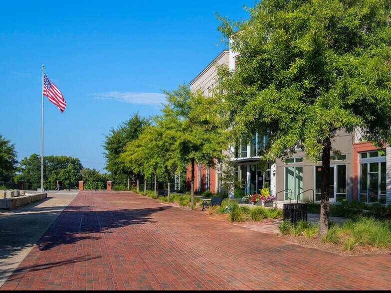 325 Taylor St, Columbia, SC à louer - Photo du bâtiment - Image 3 de 11