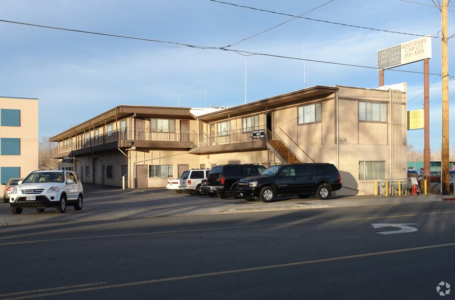425 Gentry Way, Reno, NV à louer - Photo principale - Image 1 de 16