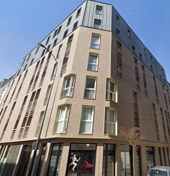 Office in Clichy for lease - Building Photo - Image 1 of 5