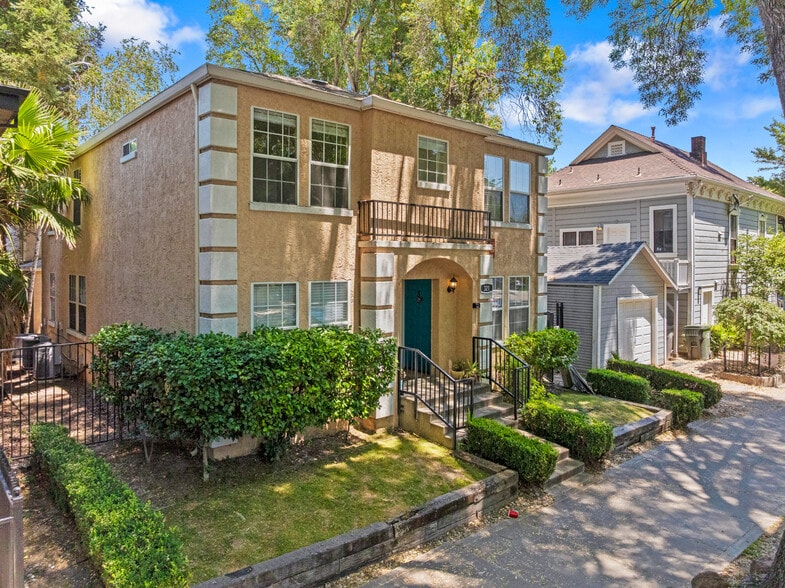 321 T St, Sacramento, CA à vendre - Photo du bâtiment - Image 2 de 21