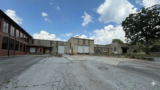 Plus de détails pour 136 2nd St, Monroe, GA - Industriel à louer