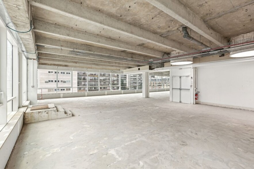 37 Quai De Grenelle, Paris for sale - Interior Photo - Image 3 of 9