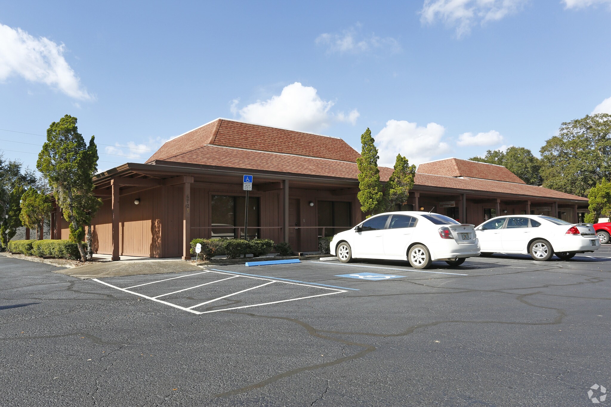 6725 Cedarridge Dr, Zephyrhills, FL for lease Primary Photo- Image 1 of 6