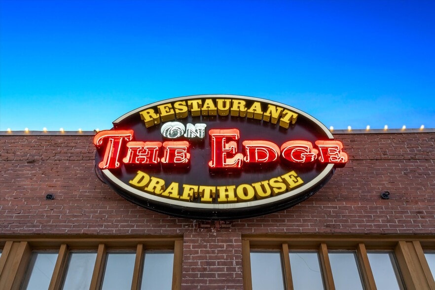 109 N Houston St, Edgewood, TX for sale - Building Photo - Image 2 of 38