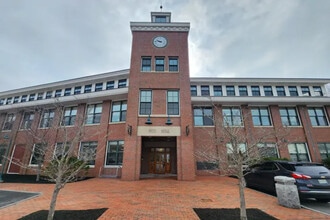 11 Bowdoin Mill Is, Topsham, ME for lease Interior Photo- Image 1 of 8