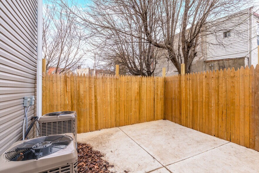 5534 Woodland Ave, Philadelphia, PA à louer - Photo du bâtiment - Image 1 de 16