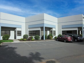 9120-9150 SW Pioneer Ct, Wilsonville, OR for lease Building Photo- Image 1 of 3