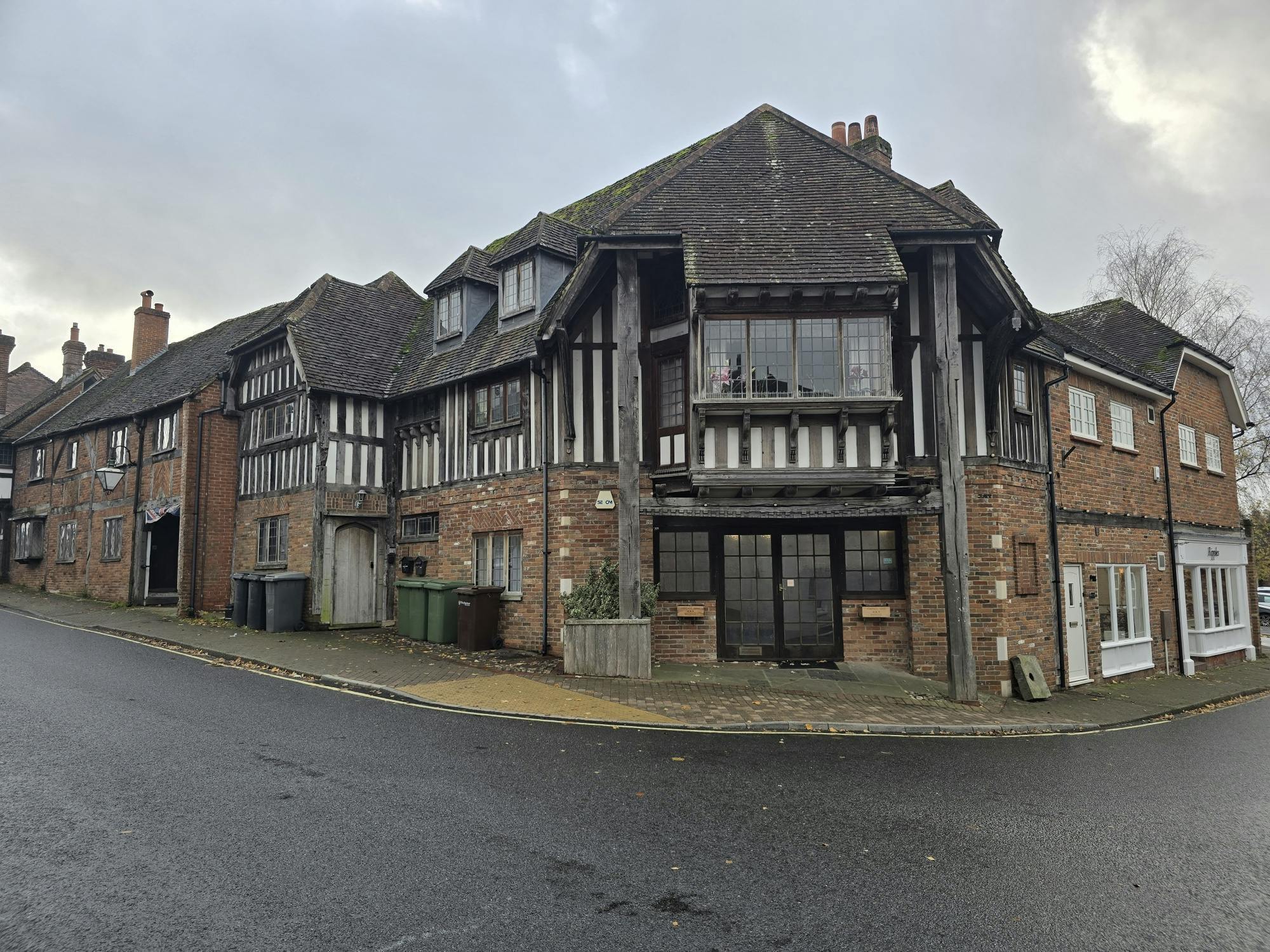 Bank St, Bishops Waltham à louer Photo du bâtiment- Image 1 de 13