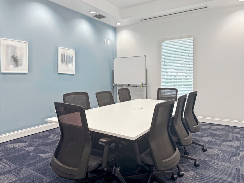 235 N Westmonte Dr, Altamonte Springs, FL à louer - Photo intérieure - Image 2 de 17