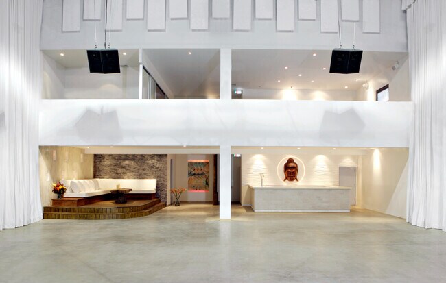 Plus de détails pour 1011 Dean St, Brooklyn, NY - Commerce de détail à louer