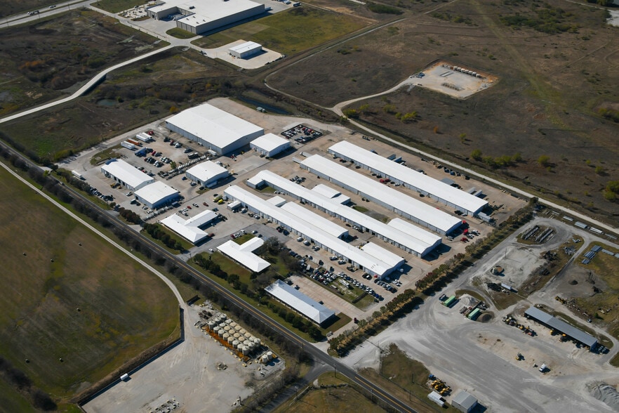 2301 Masch Branch Rd, Denton, TX for lease - Building Photo - Image 2 of 3