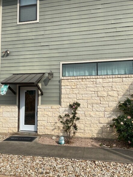 15310 Storm Dr, Austin, TX à vendre - Photo principale - Image 1 de 35