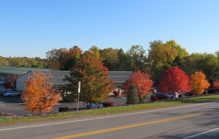 50 Carpenter Ave, Middletown, NY à louer - Photo du bâtiment - Image 2 de 6